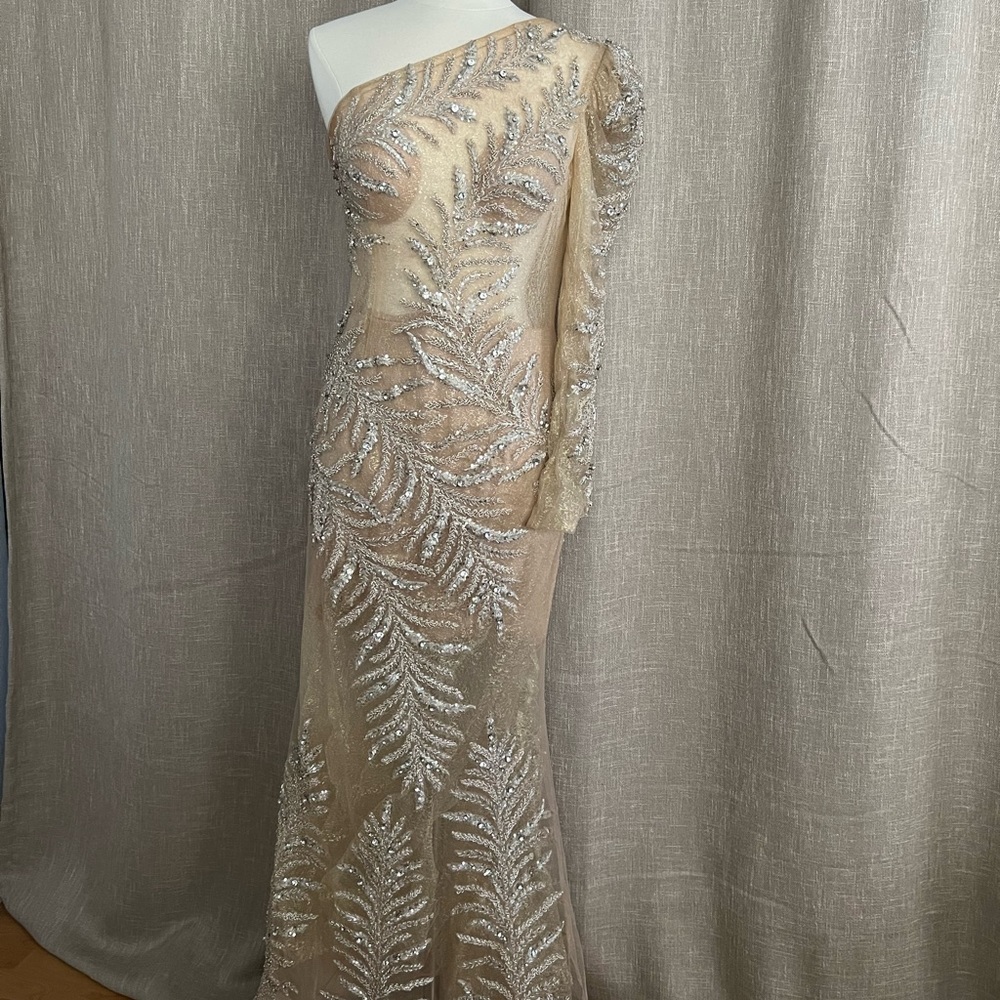 Formal gown Terani couture. In great condition